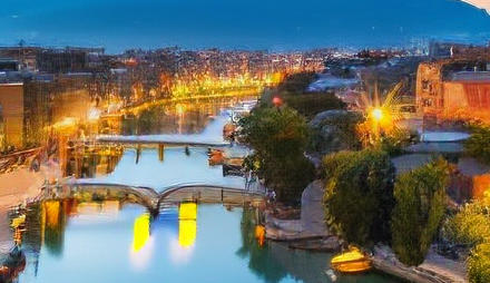 
                                    鹤什么什么颜成语-鹤颜俊秀